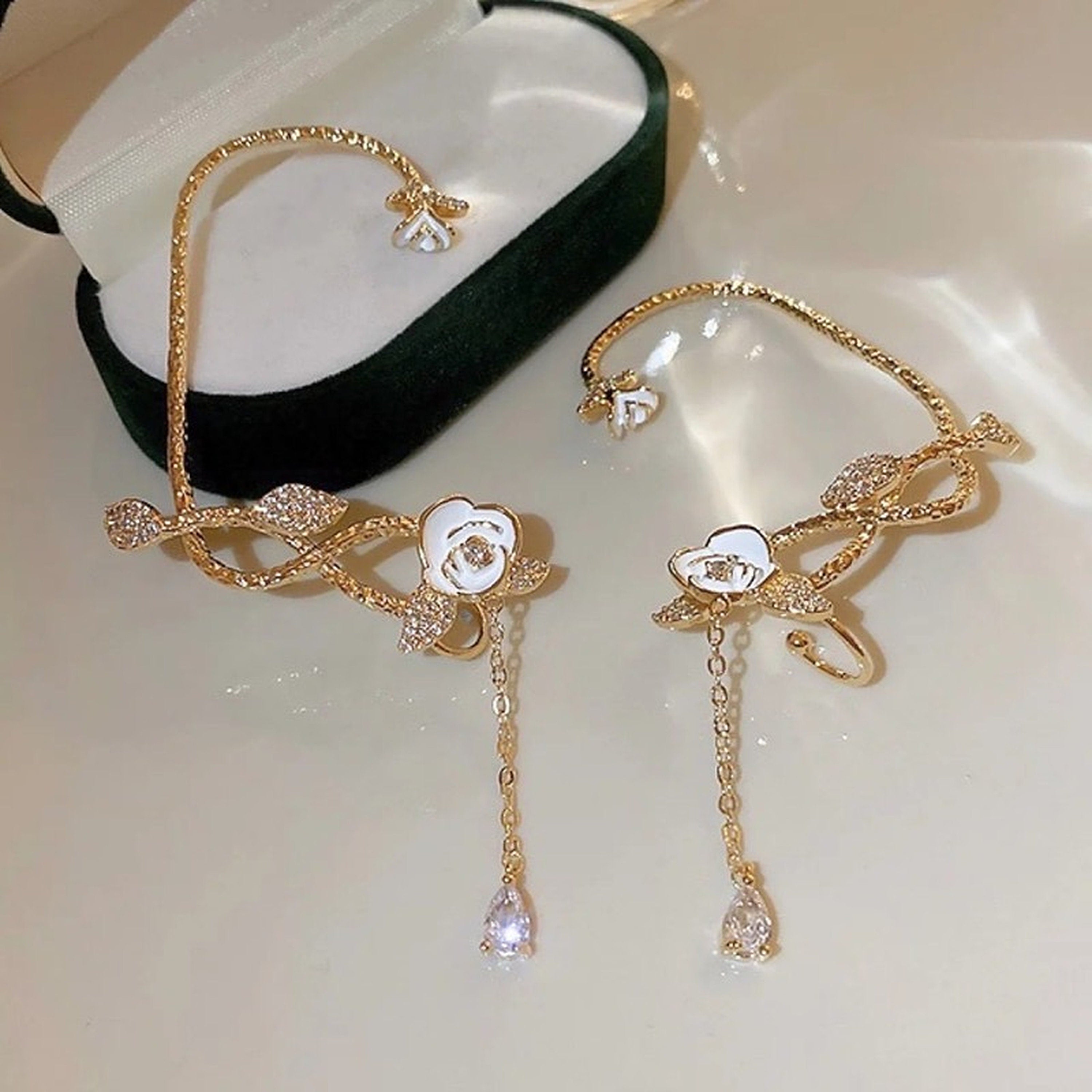 FLORAL CUFF EARRINGS