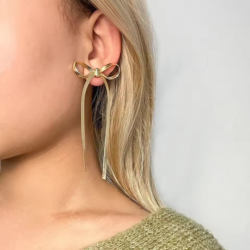 BOW EARRINGS