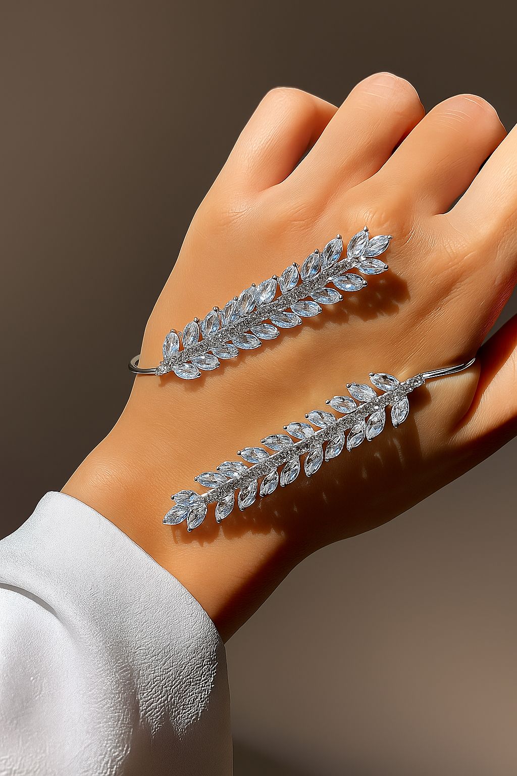Lux Leaf Handcuff